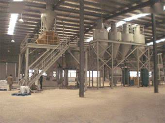 前三季度建材生產(chǎn)增速轉(zhuǎn)正，行業(yè)利潤(rùn)恢復(fù)至去年同期水平，工礦機(jī)械設(shè)備銷售迎來(lái)新機(jī)遇